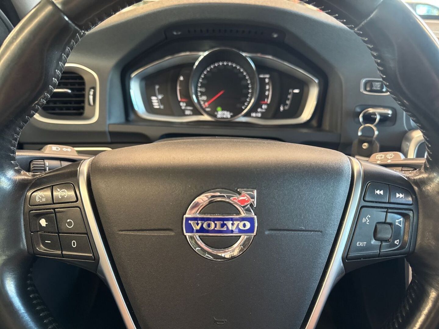 VOLVO V60 Cross Country 2017