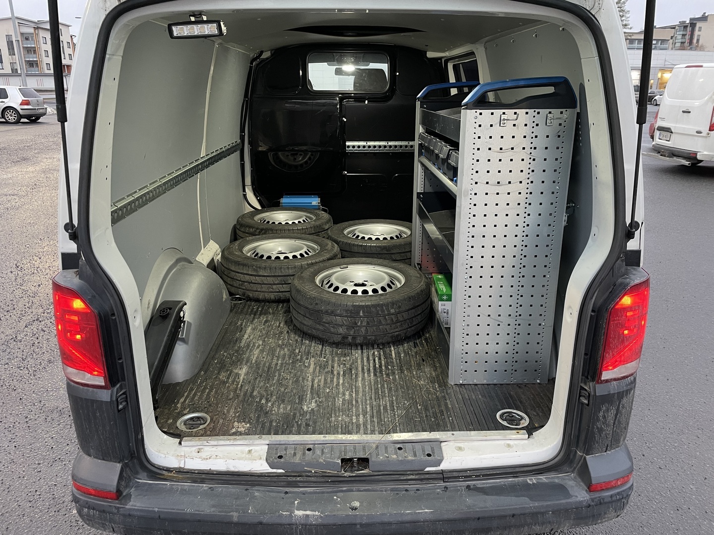 VOLKSWAGEN Transporter 2021