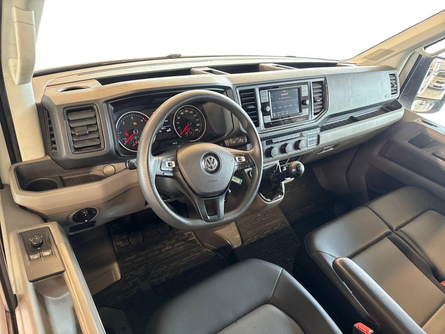VOLKSWAGEN Crafter 10
