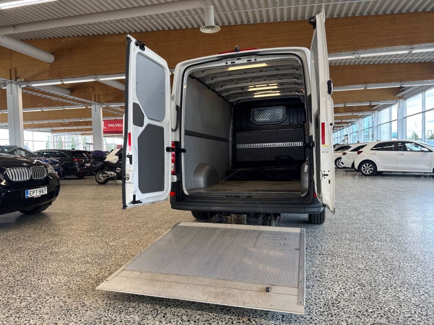VOLKSWAGEN Crafter 23