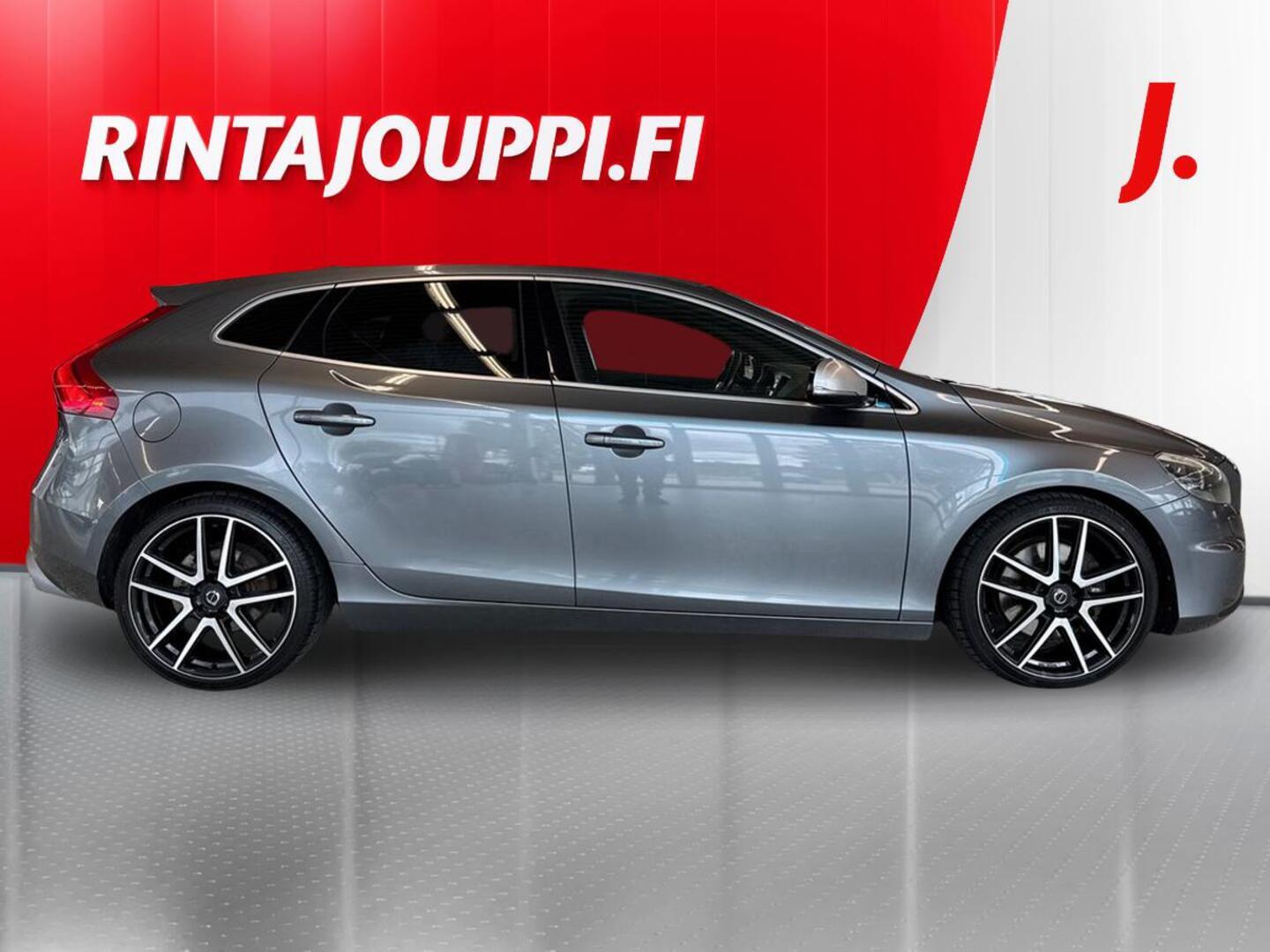 VOLVO V40 6