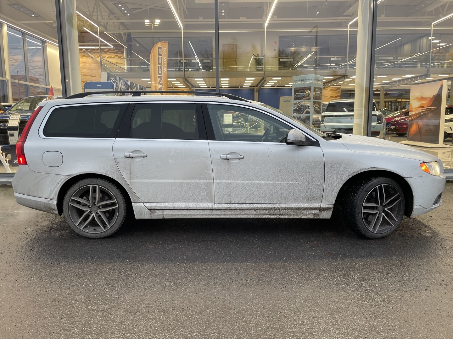 VOLVO V70 2012