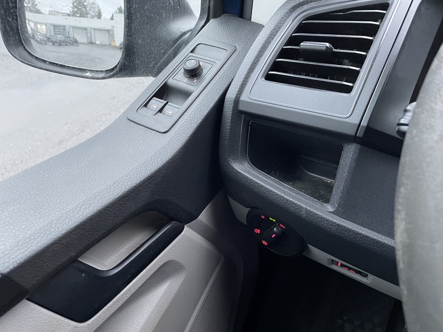 VOLKSWAGEN Transporter 2017