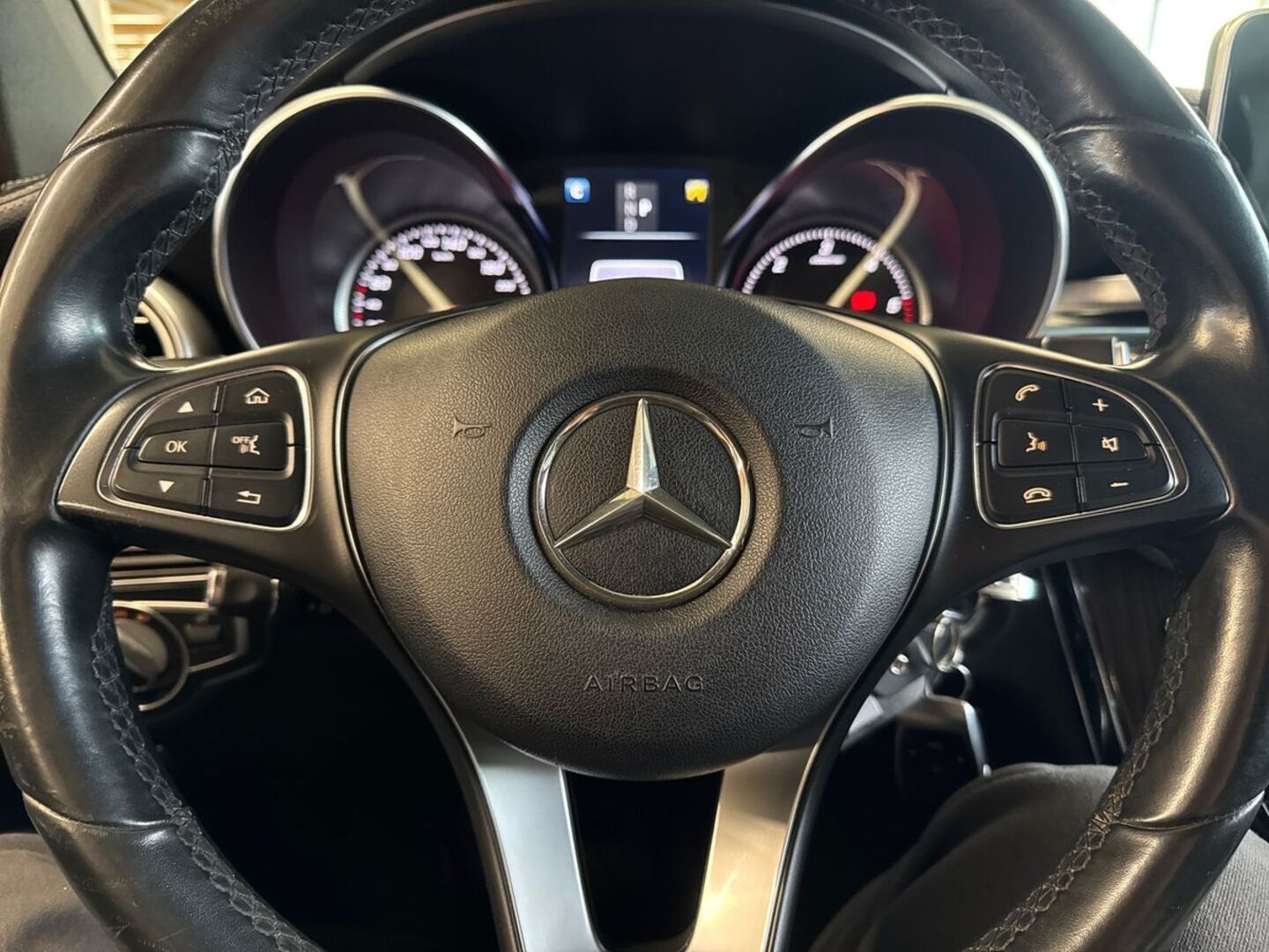 MERCEDES-BENZ GLC 2016