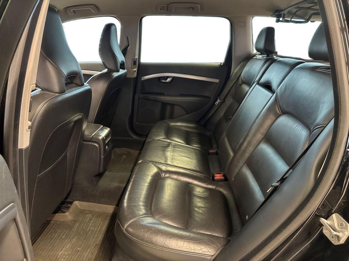 VOLVO XC70 2015