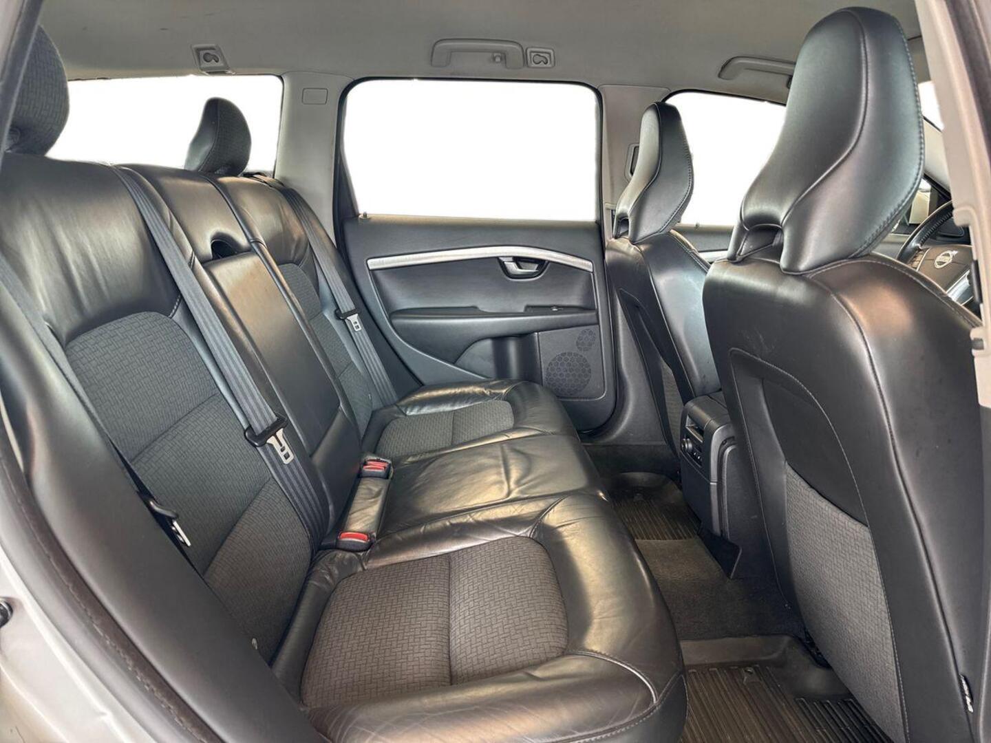 VOLVO V70 2009