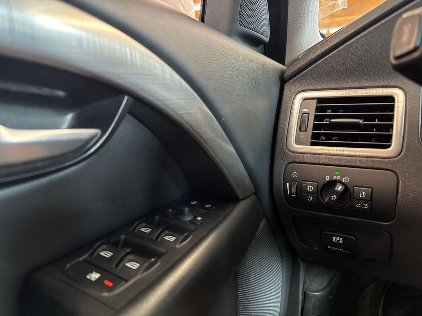 VOLVO V70 2009