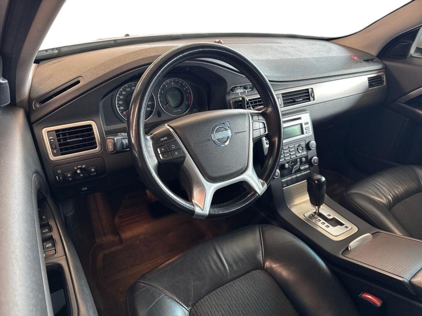 VOLVO V70 2009