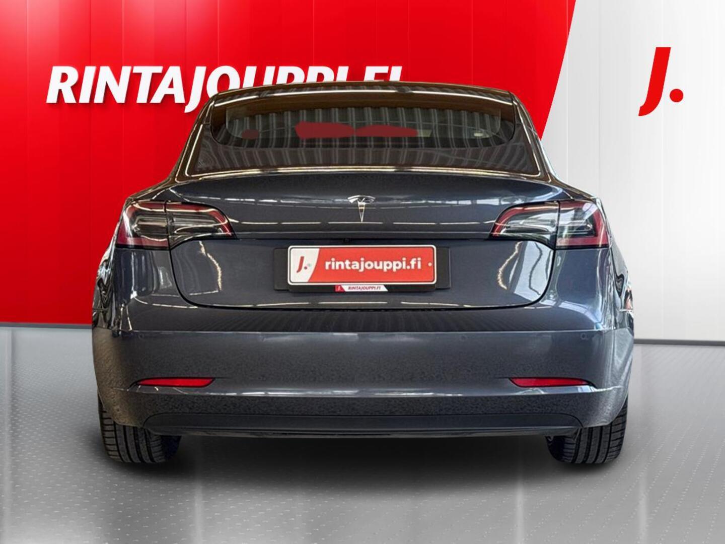 TESLA Model 3 2022