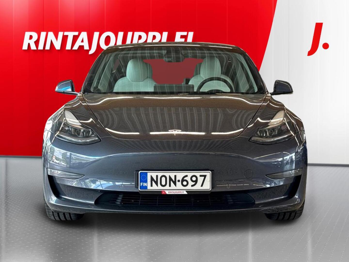 TESLA Model 3 2022