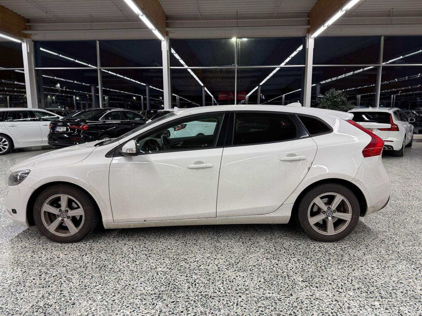 VOLVO V40 2013