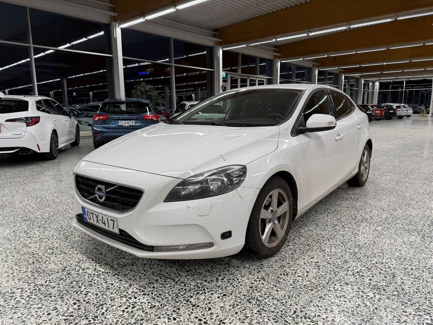VOLVO V40 2013