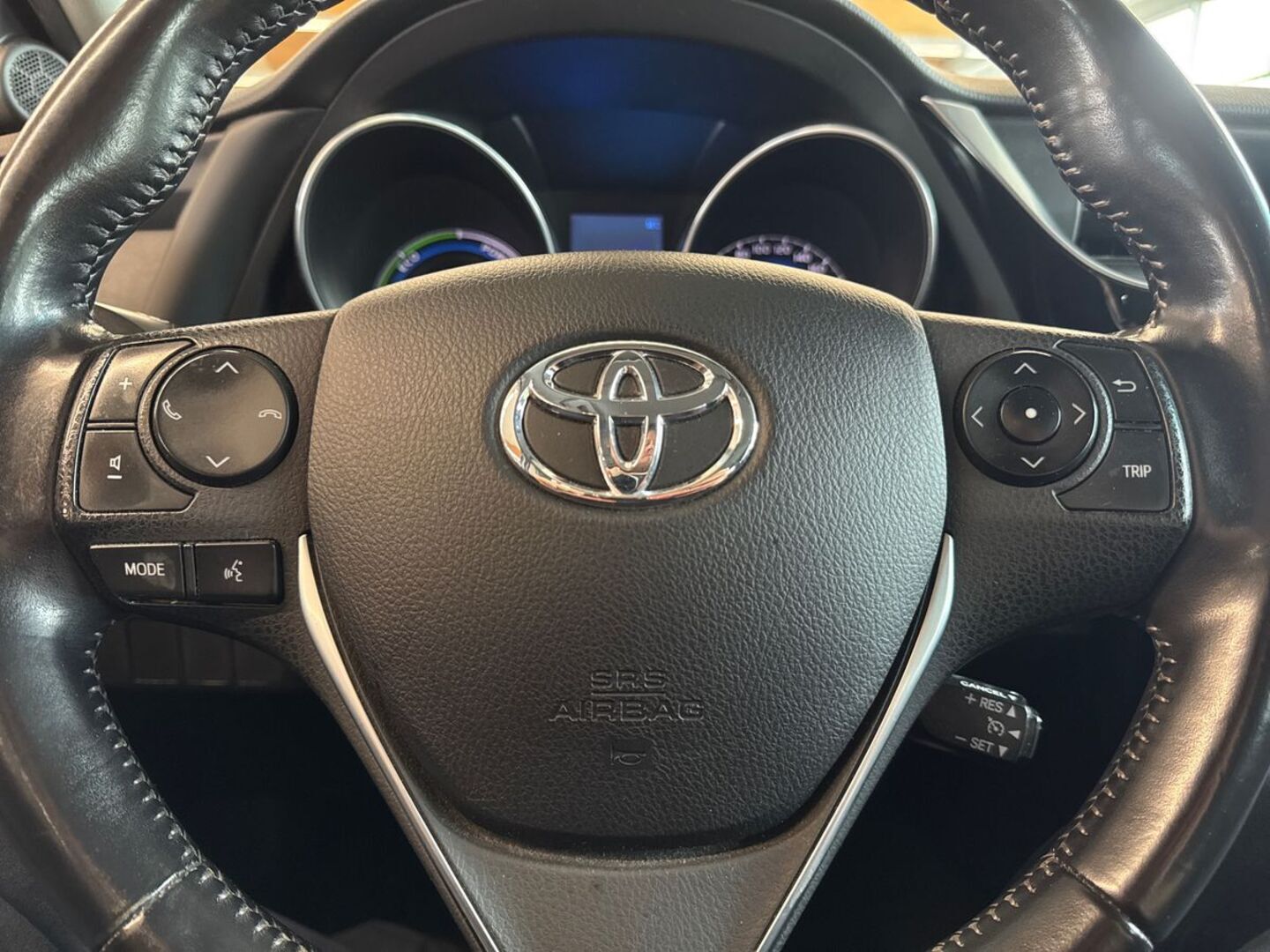 TOYOTA Auris 2015
