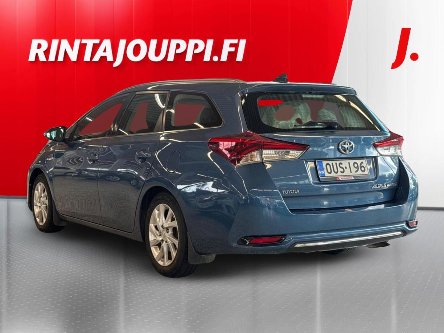 TOYOTA Auris 2015