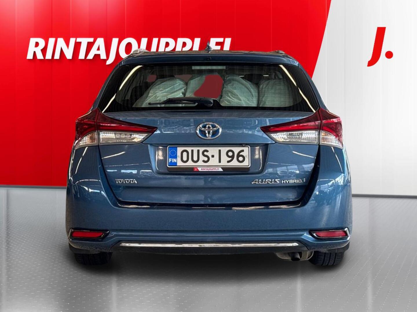 TOYOTA Auris 2015