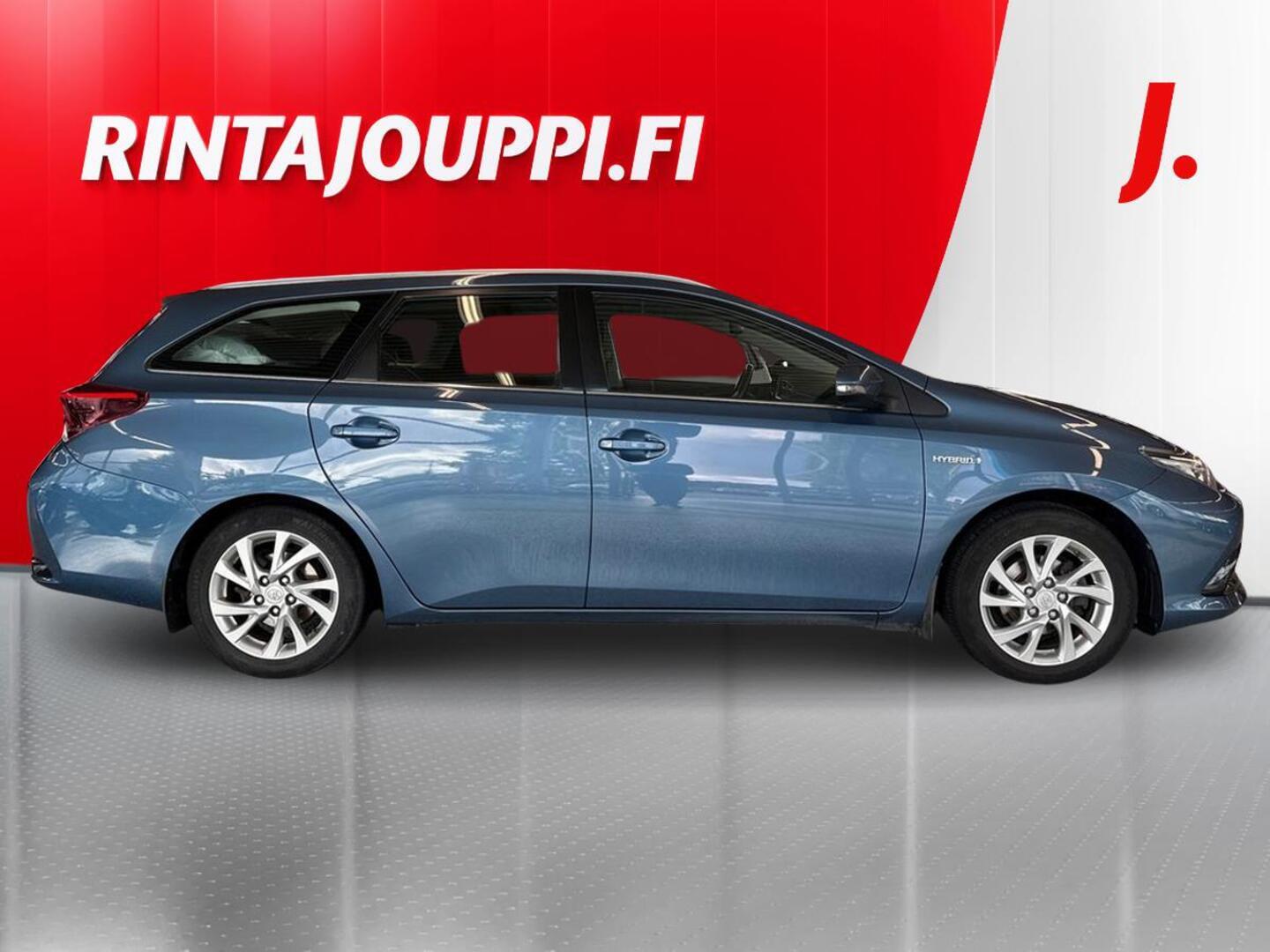 TOYOTA Auris 2015
