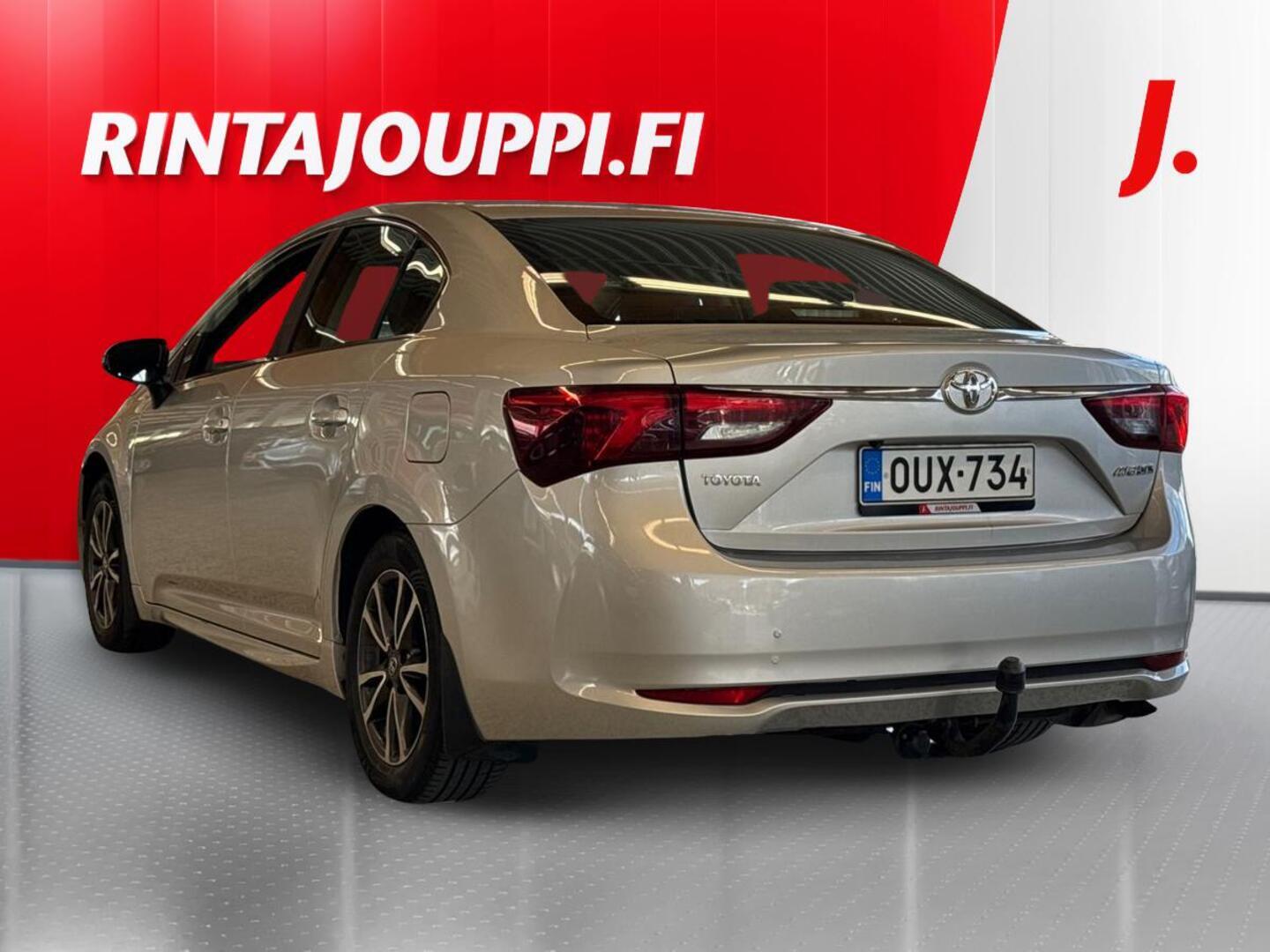 TOYOTA Avensis 2015