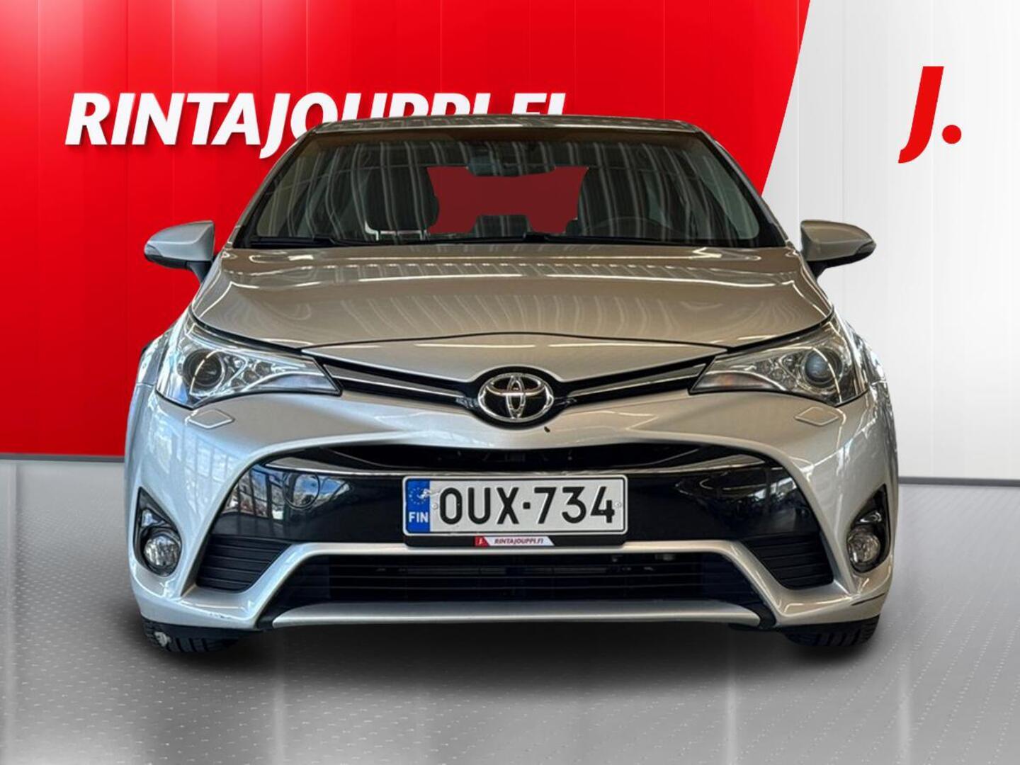 TOYOTA Avensis 2015