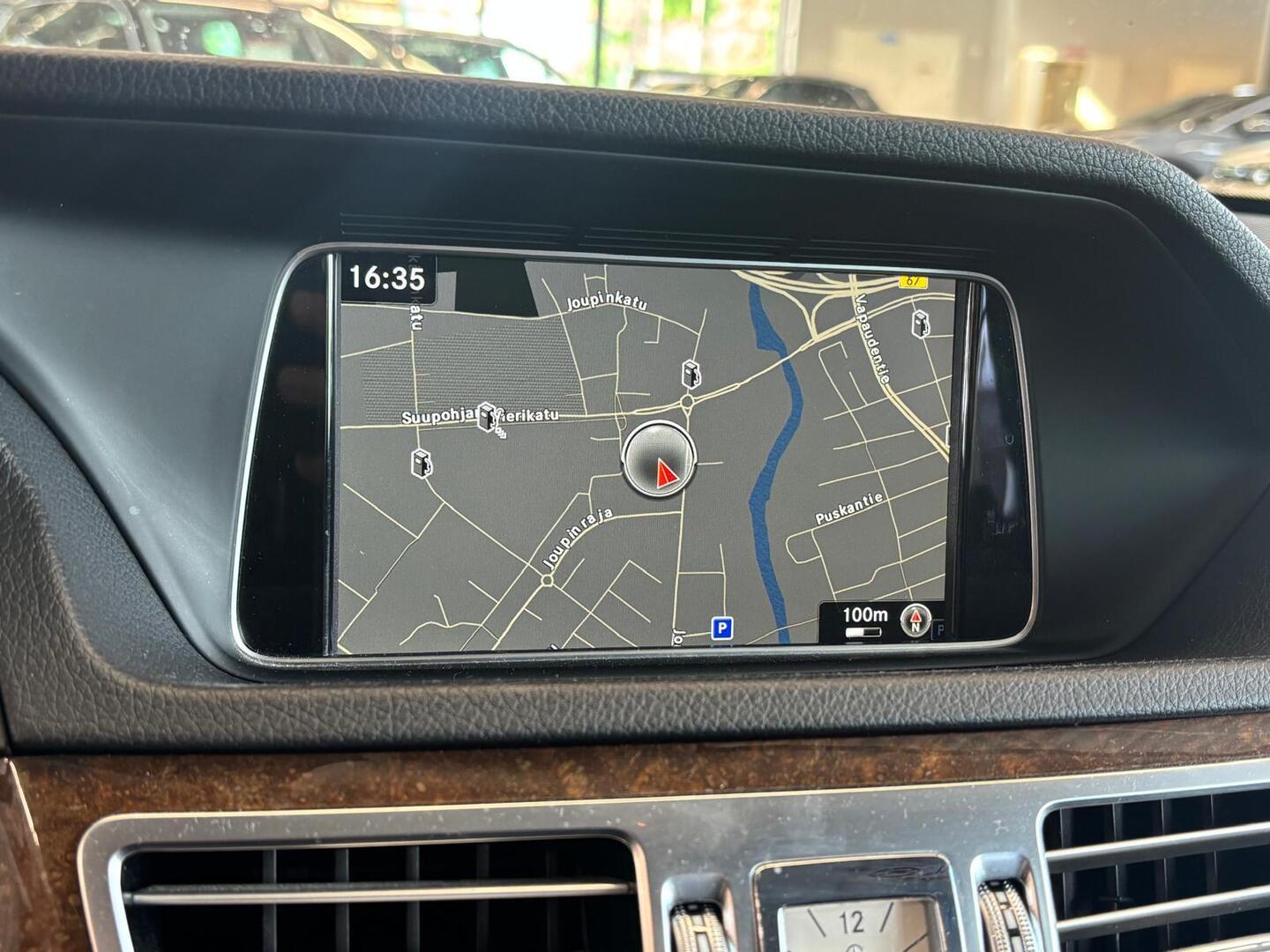 MERCEDES-BENZ E 2015