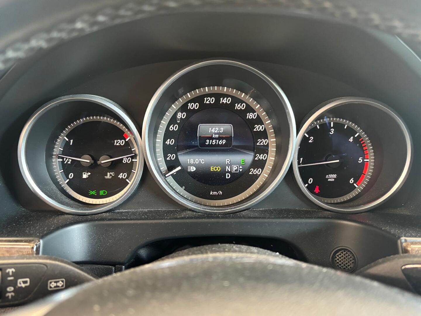 MERCEDES-BENZ E 2015