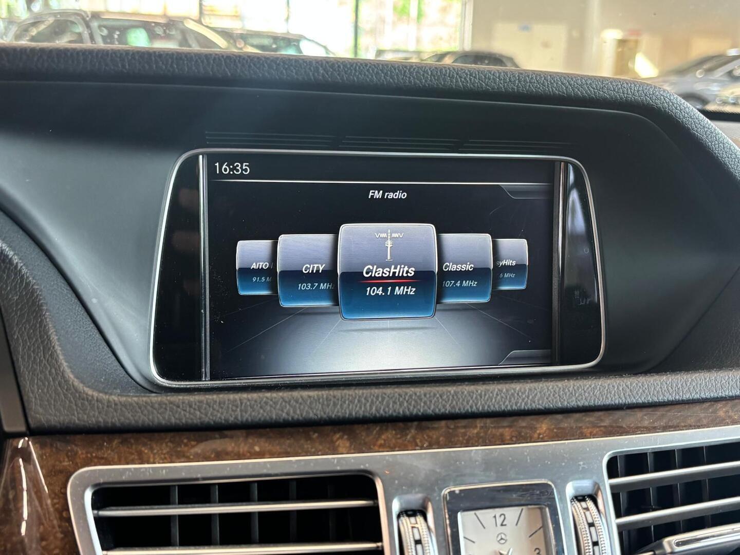 MERCEDES-BENZ E 2015