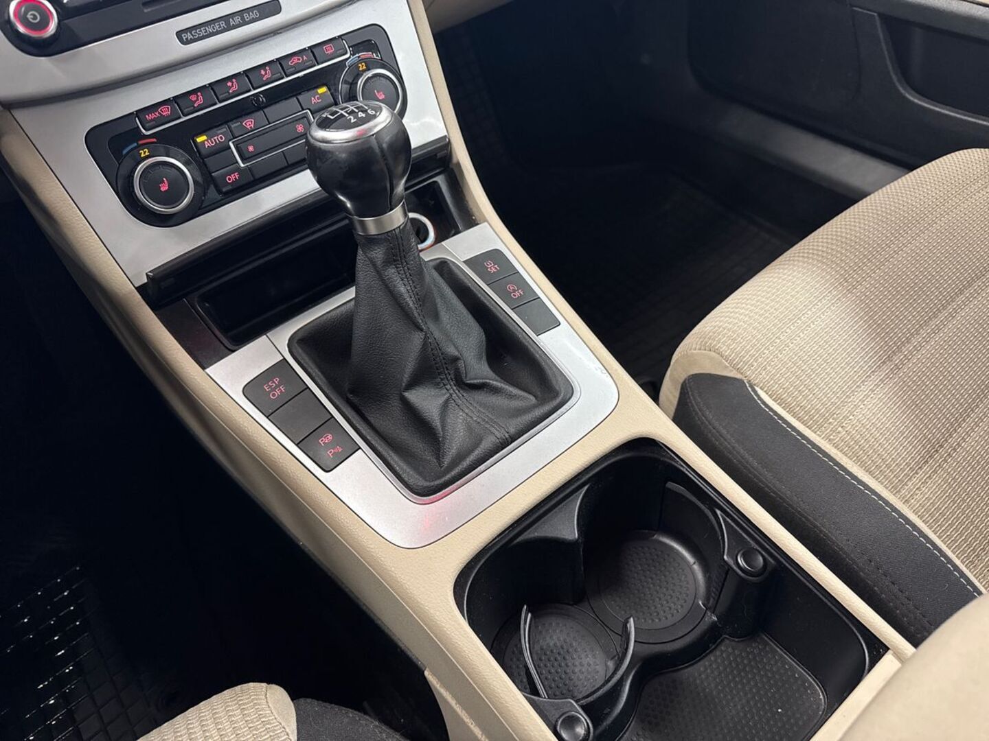 VOLKSWAGEN Passat CC 2010