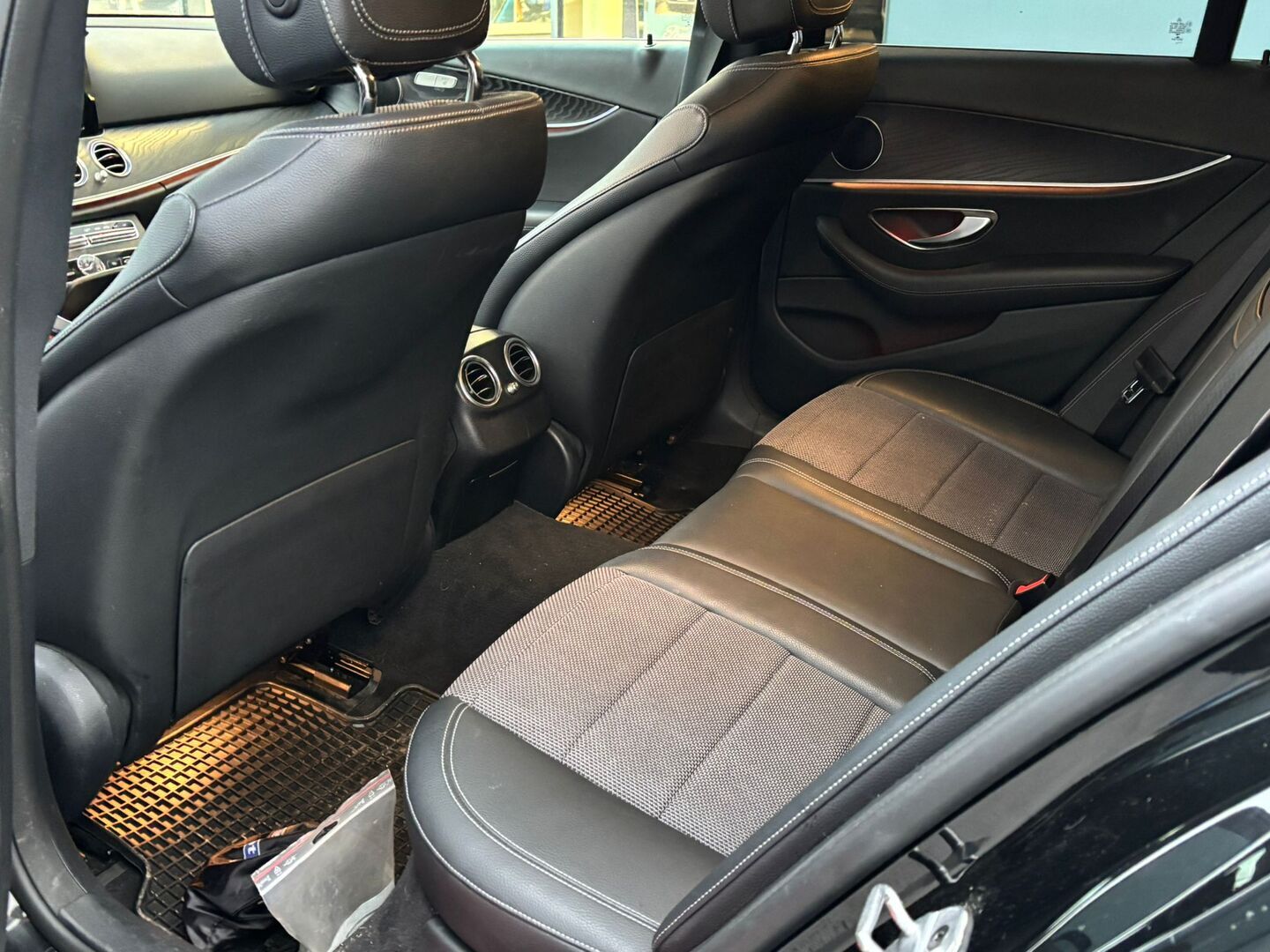 MERCEDES-BENZ E 2019