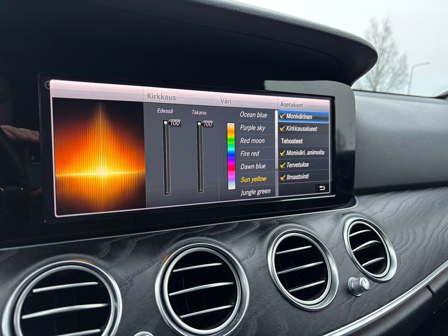 MERCEDES-BENZ E 2019