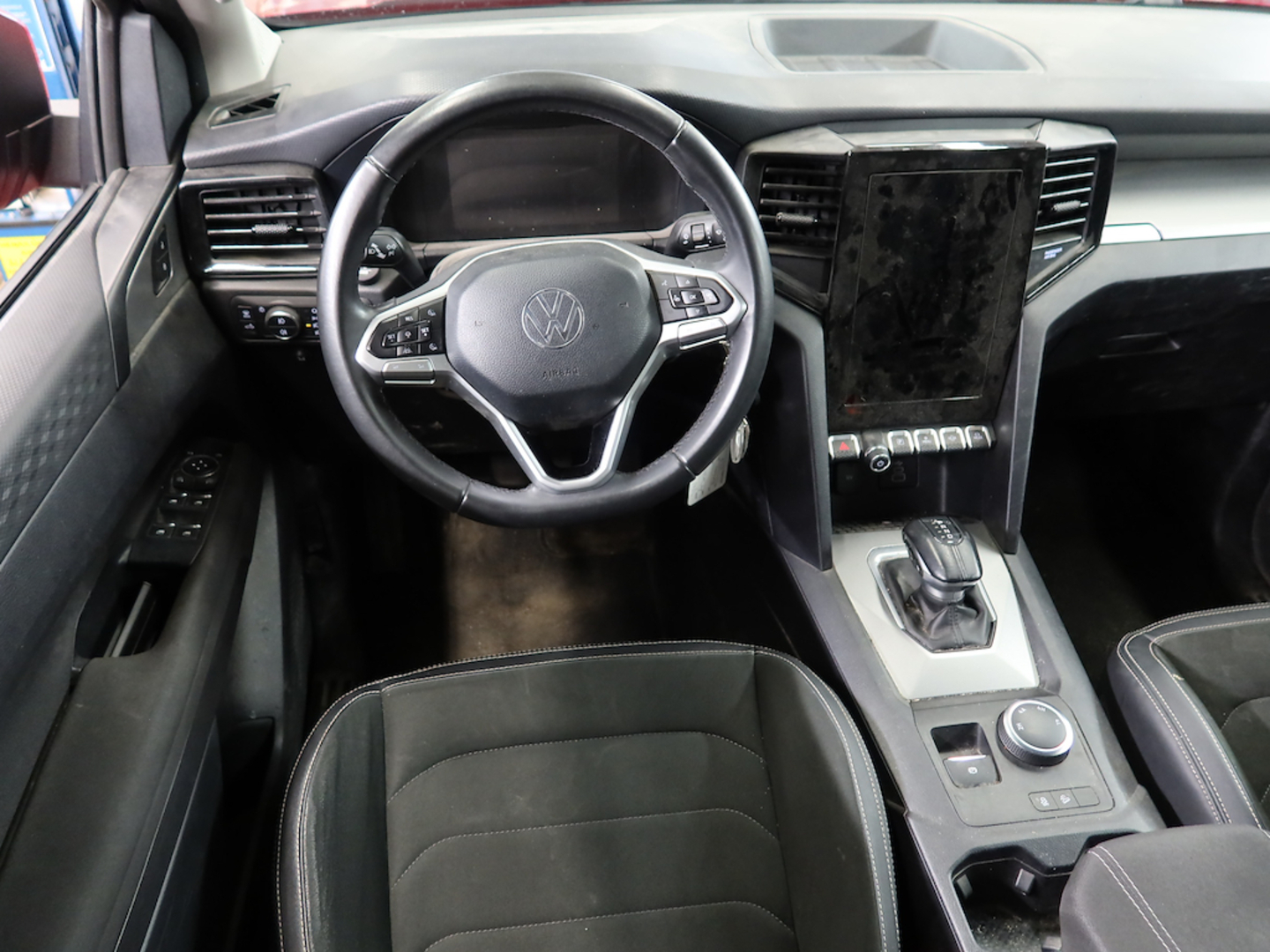 VOLKSWAGEN Amarok 2023