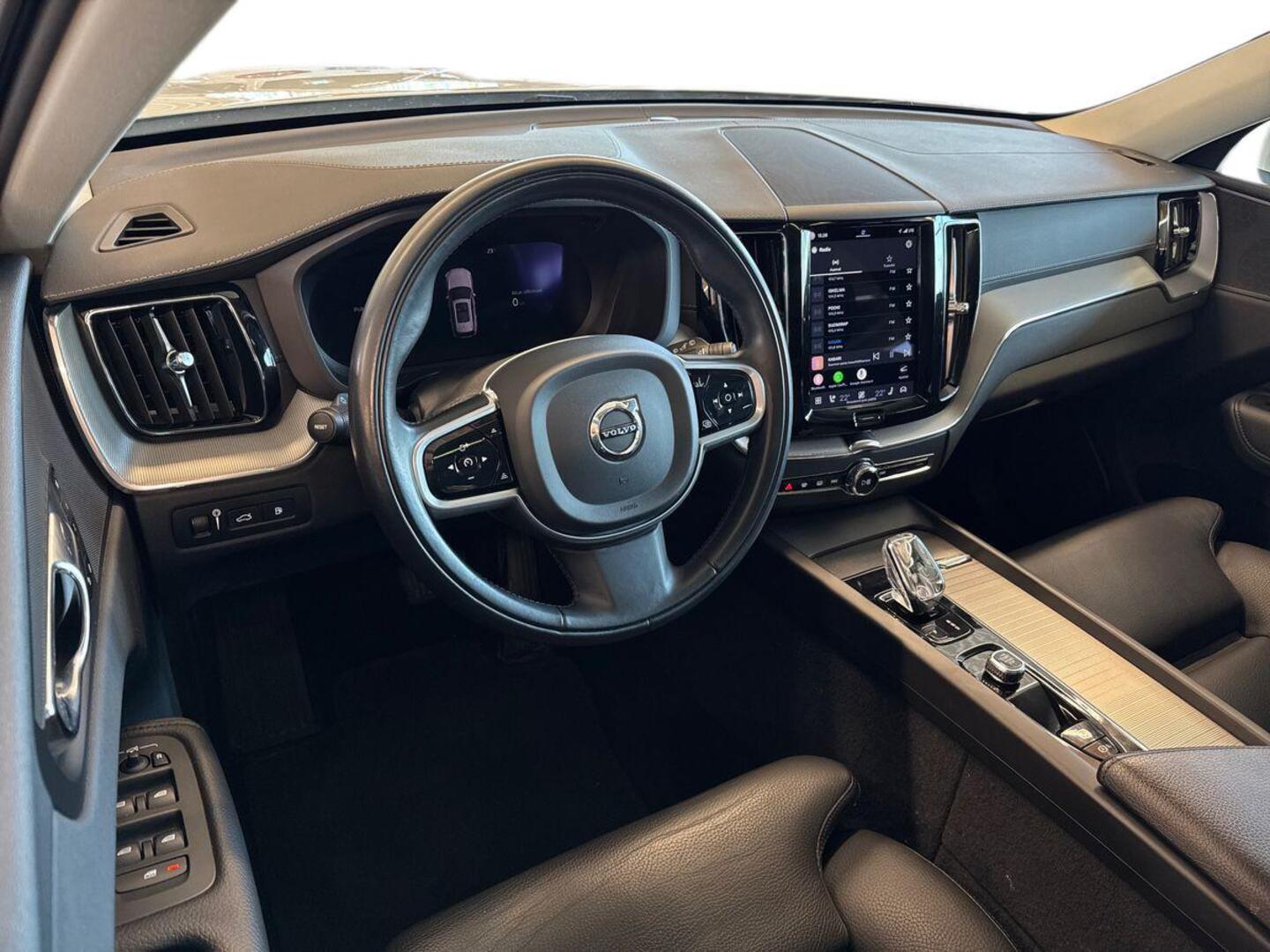 VOLVO XC60 7