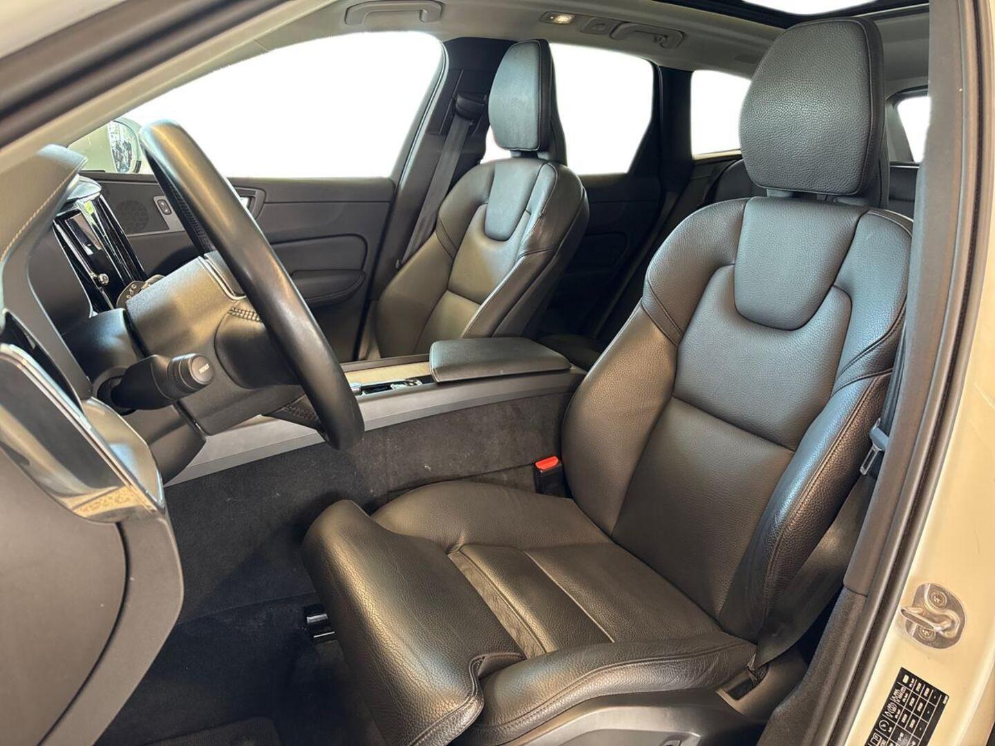 VOLVO XC60 9