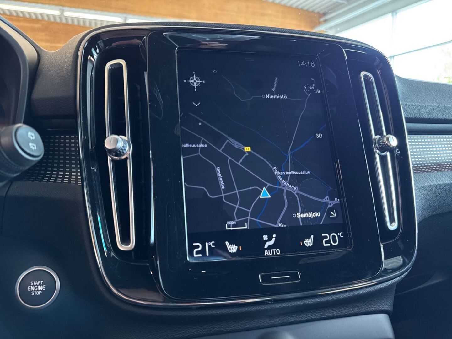 VOLVO XC40 21