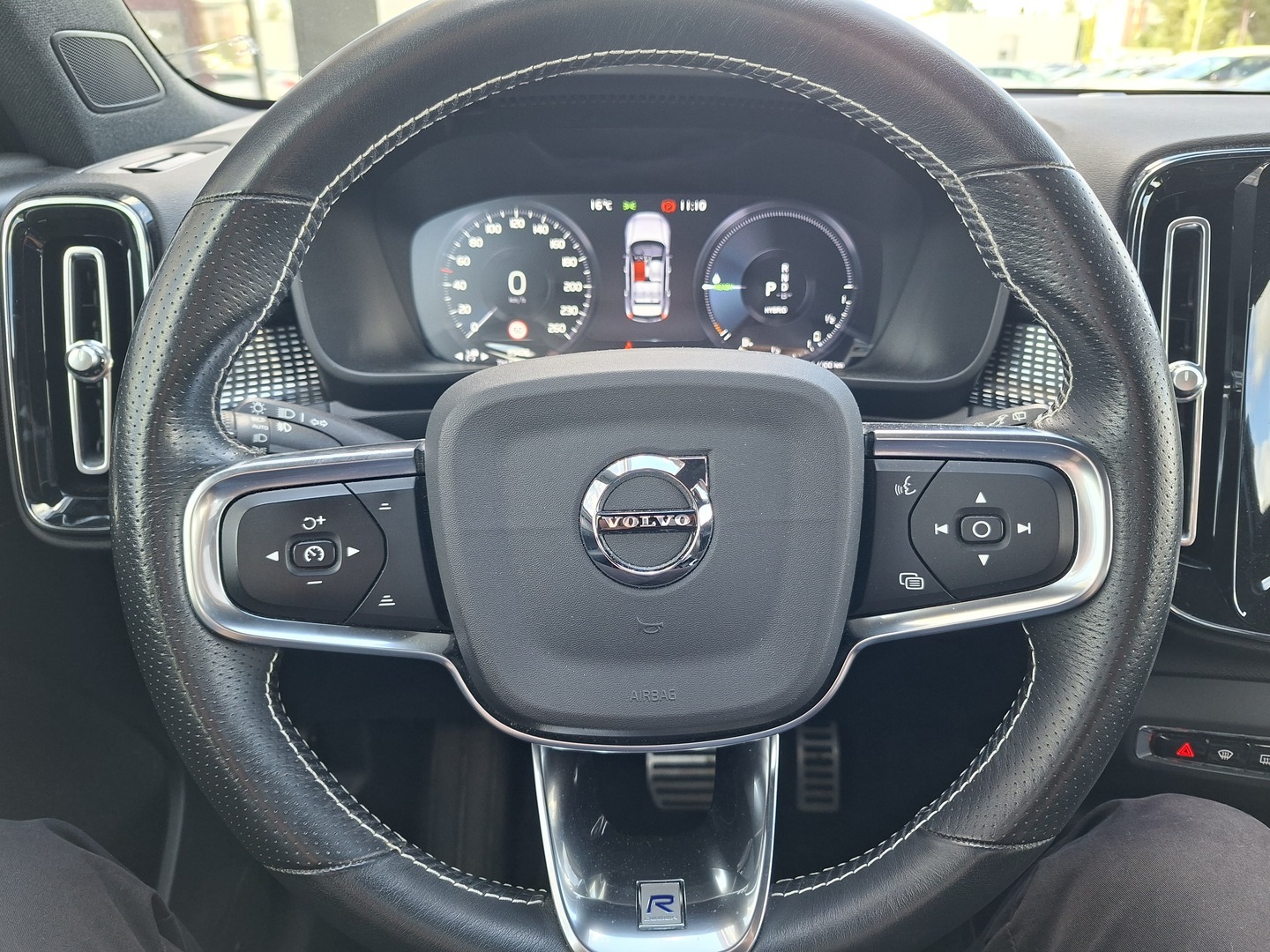 VOLVO XC40 2020