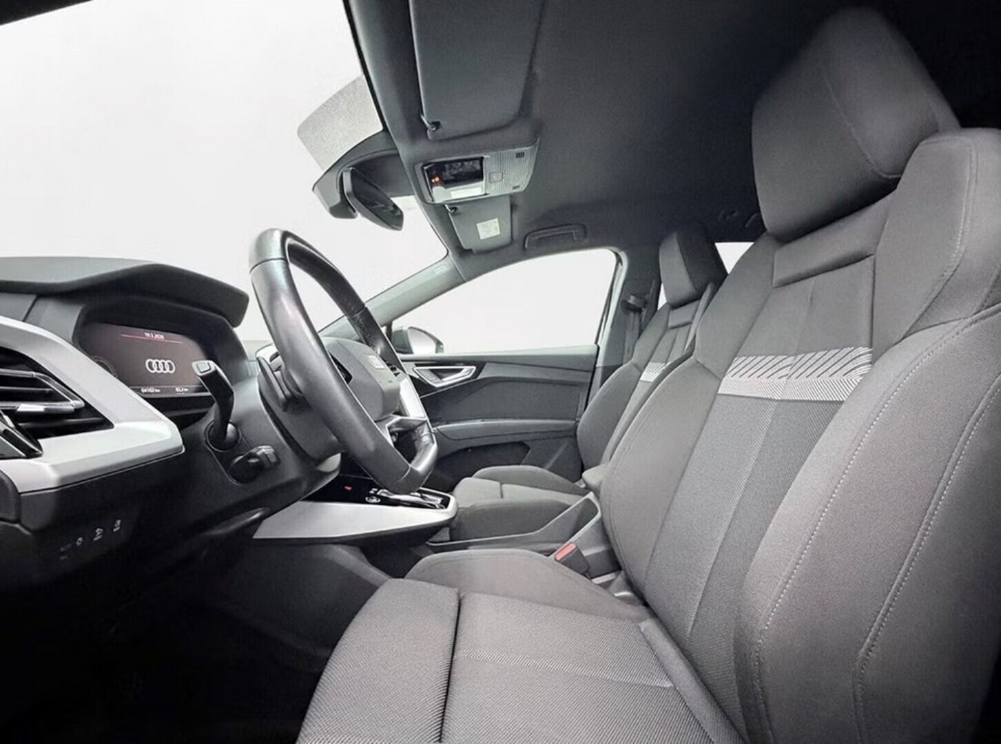 AUDI Q4 e-tron 2022