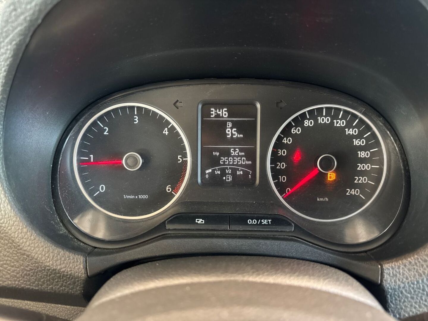 VOLKSWAGEN Amarok 2012