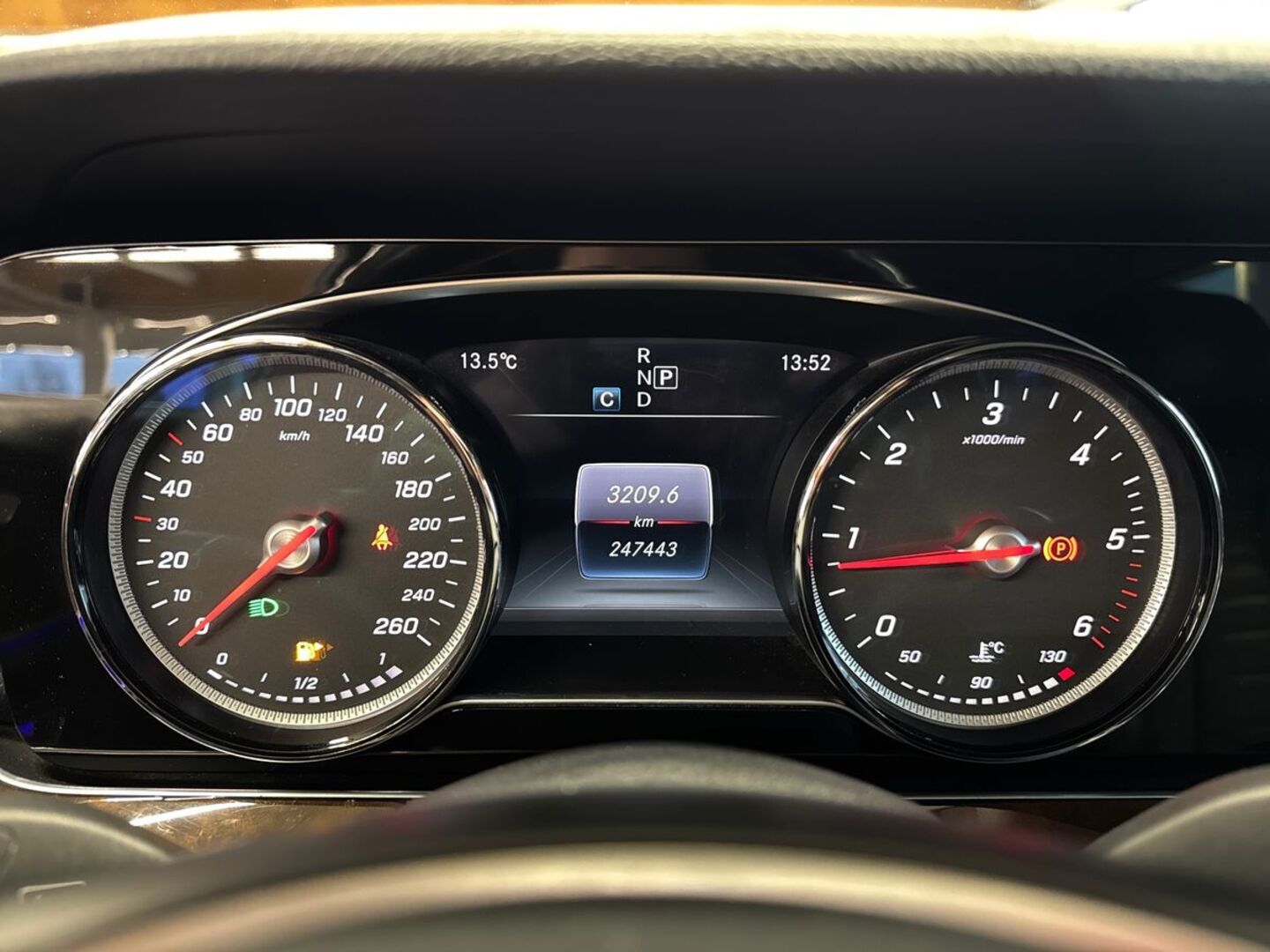 MERCEDES-BENZ E 2017