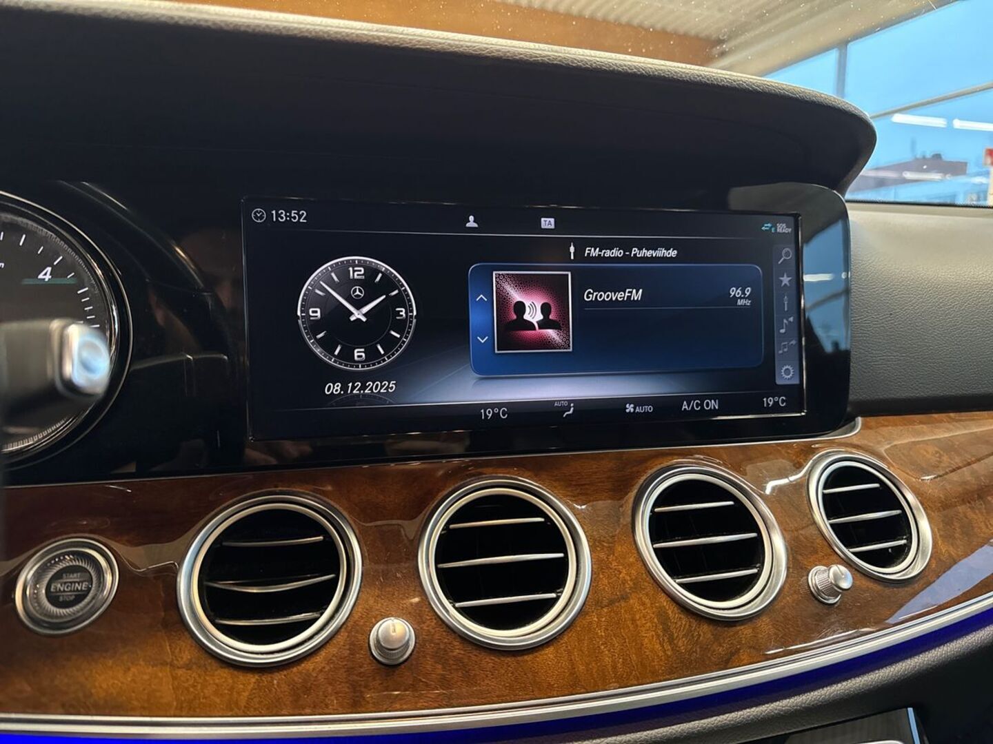 MERCEDES-BENZ E 2017