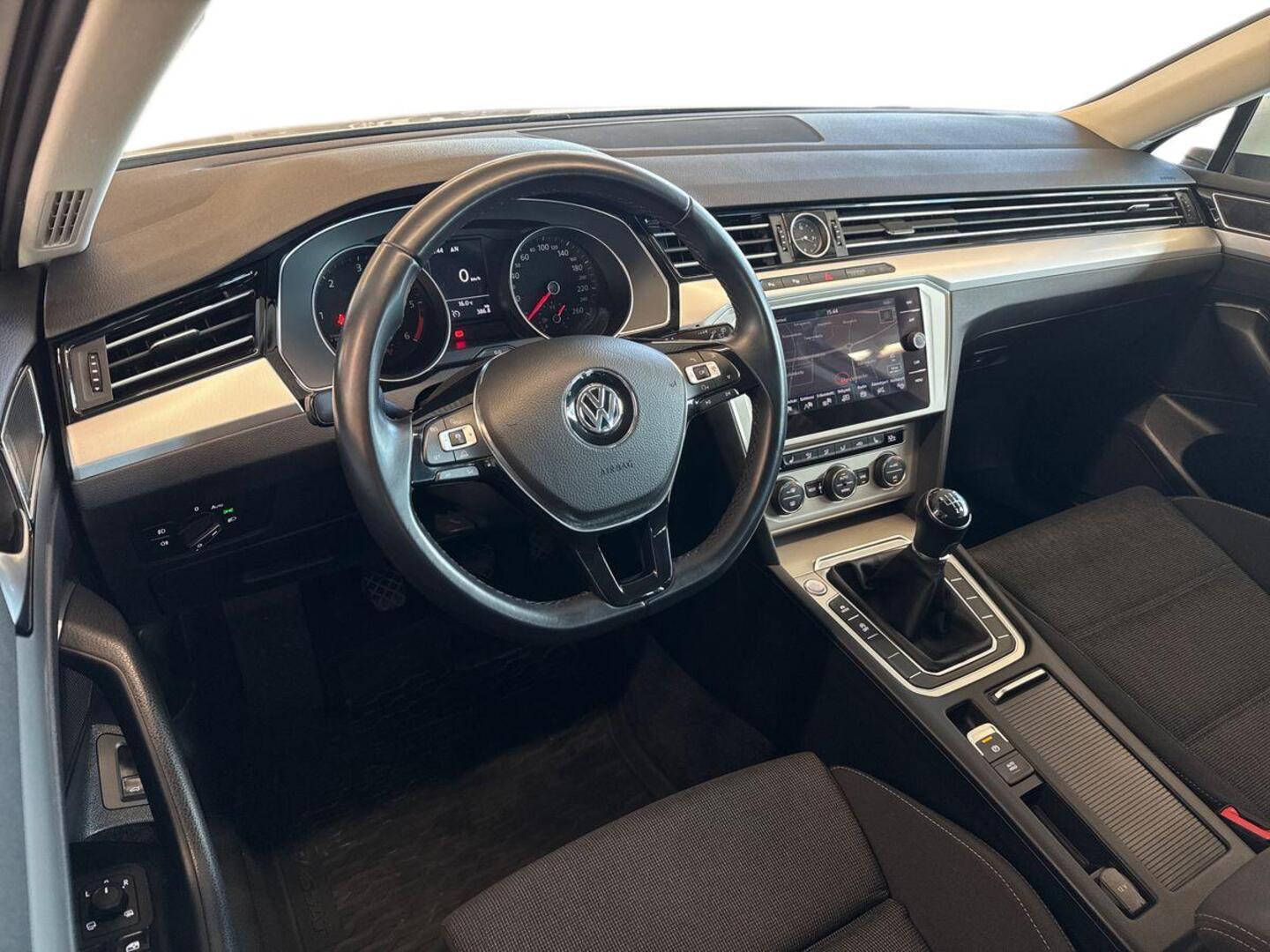 VOLKSWAGEN Passat 7