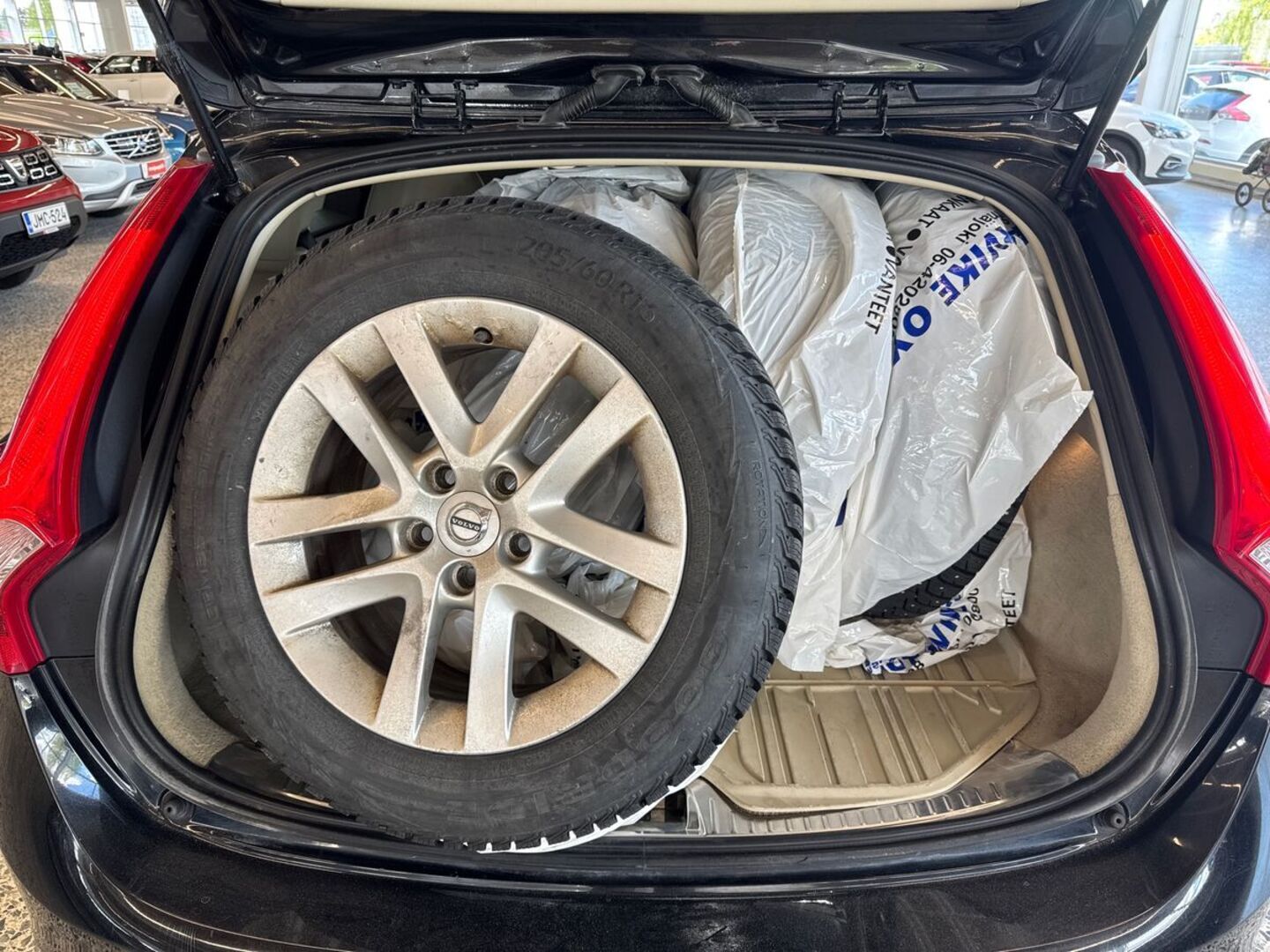 VOLVO V60 2014