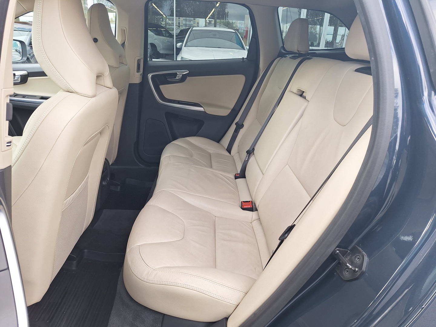 VOLVO XC60 10
