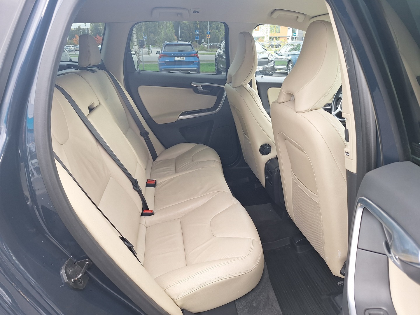 VOLVO XC60 12