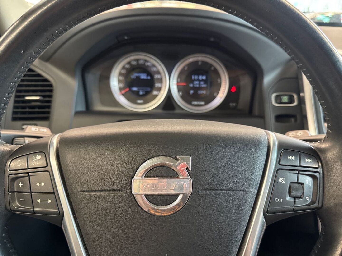 VOLVO XC60 17