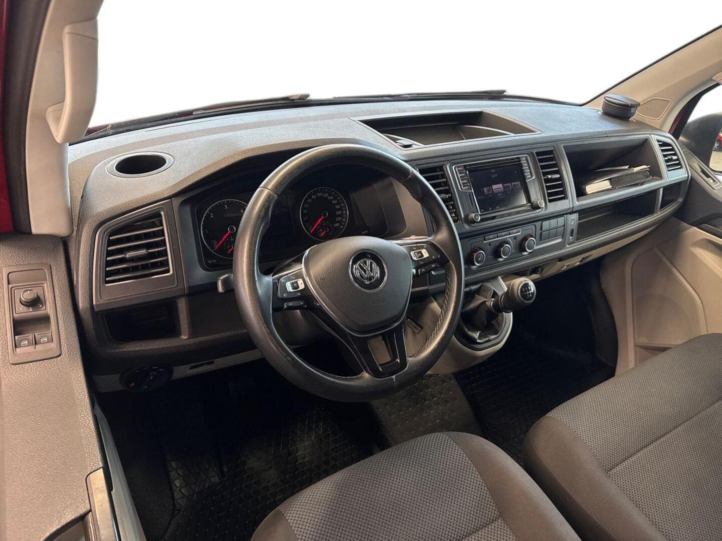 VOLKSWAGEN Transporter 10