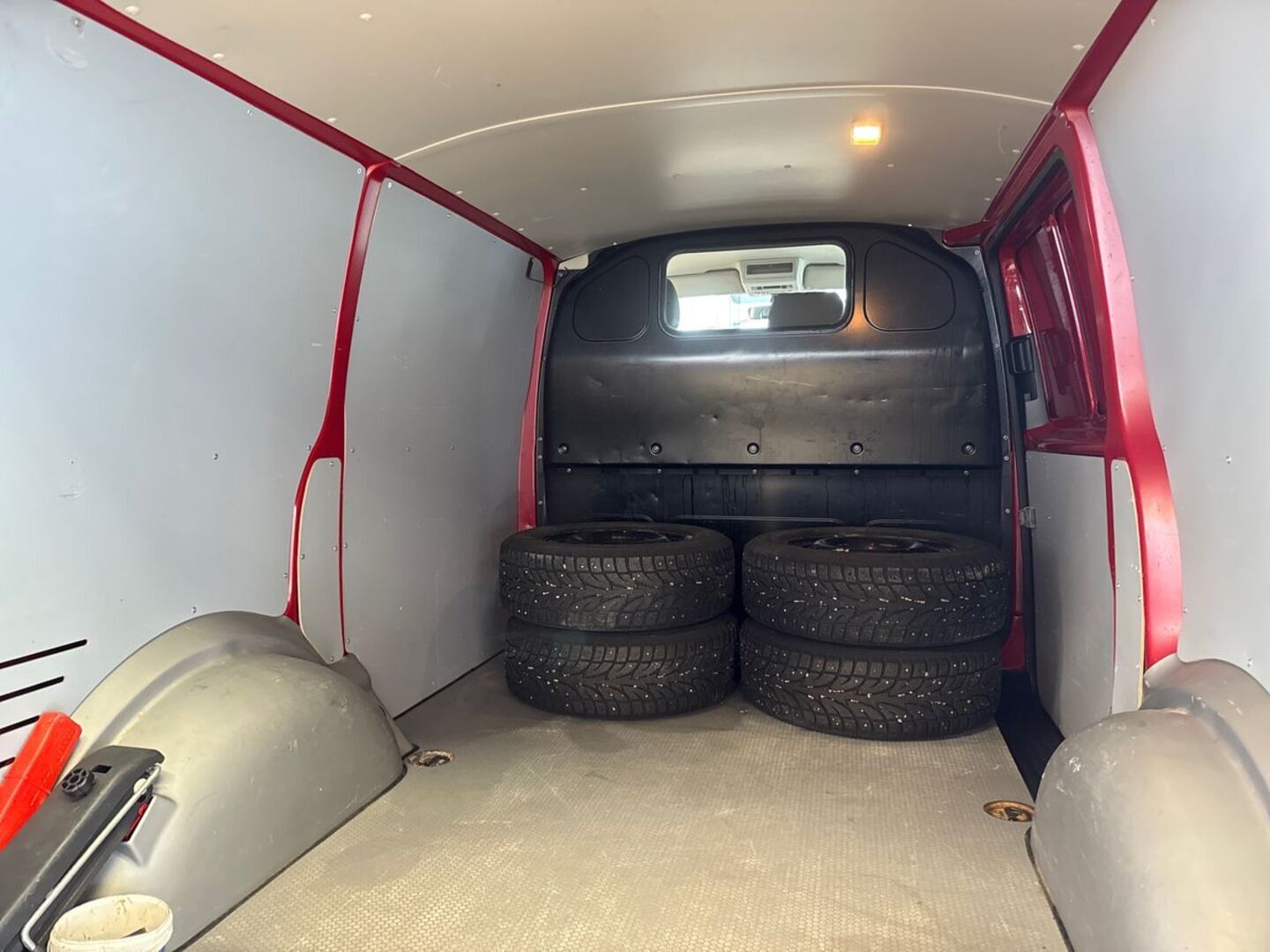 VOLKSWAGEN Transporter 18