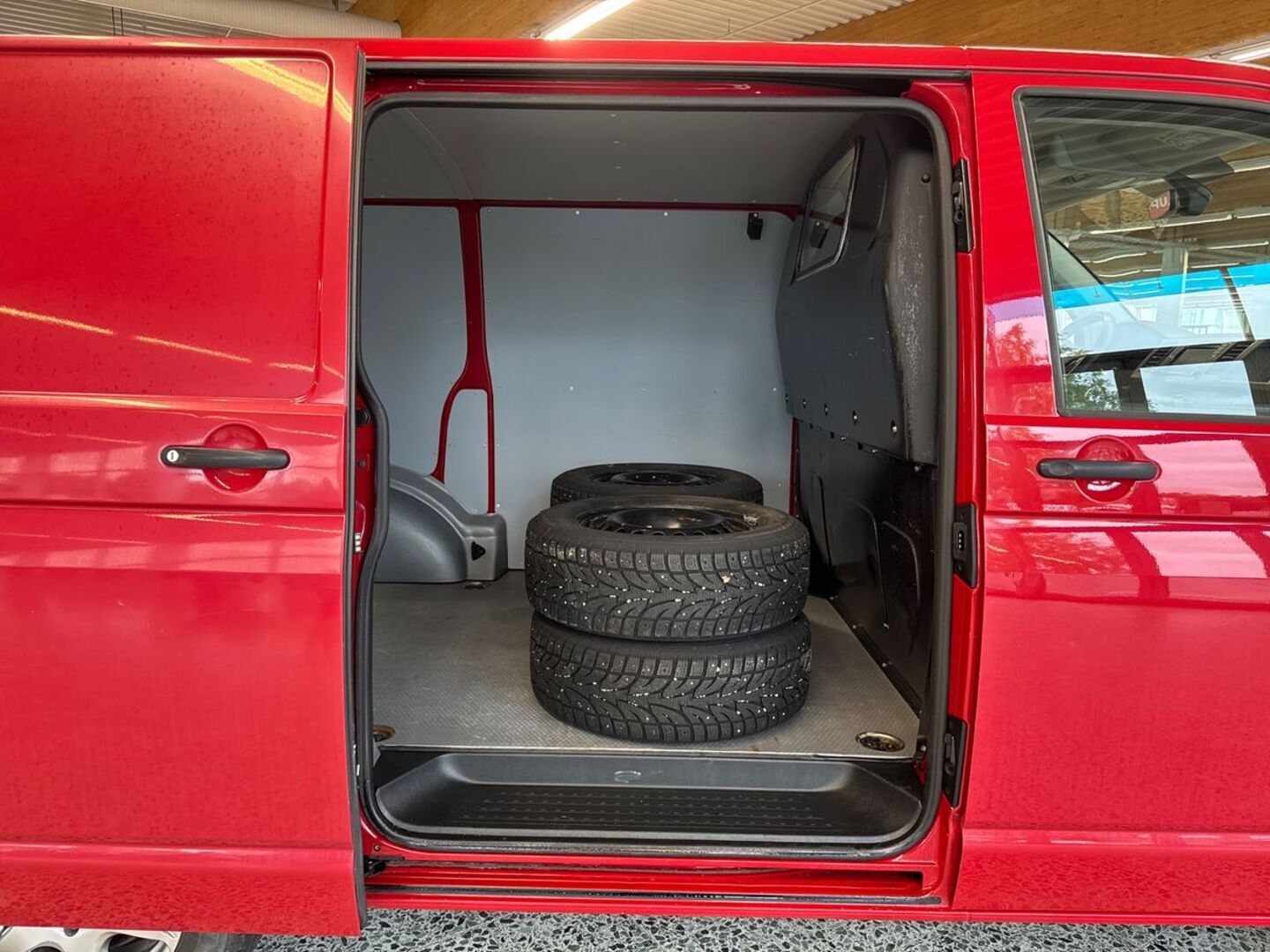 VOLKSWAGEN Transporter 5