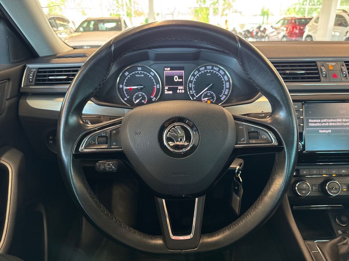 SKODA Superb 16