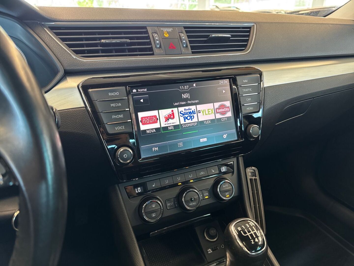 SKODA Superb 17