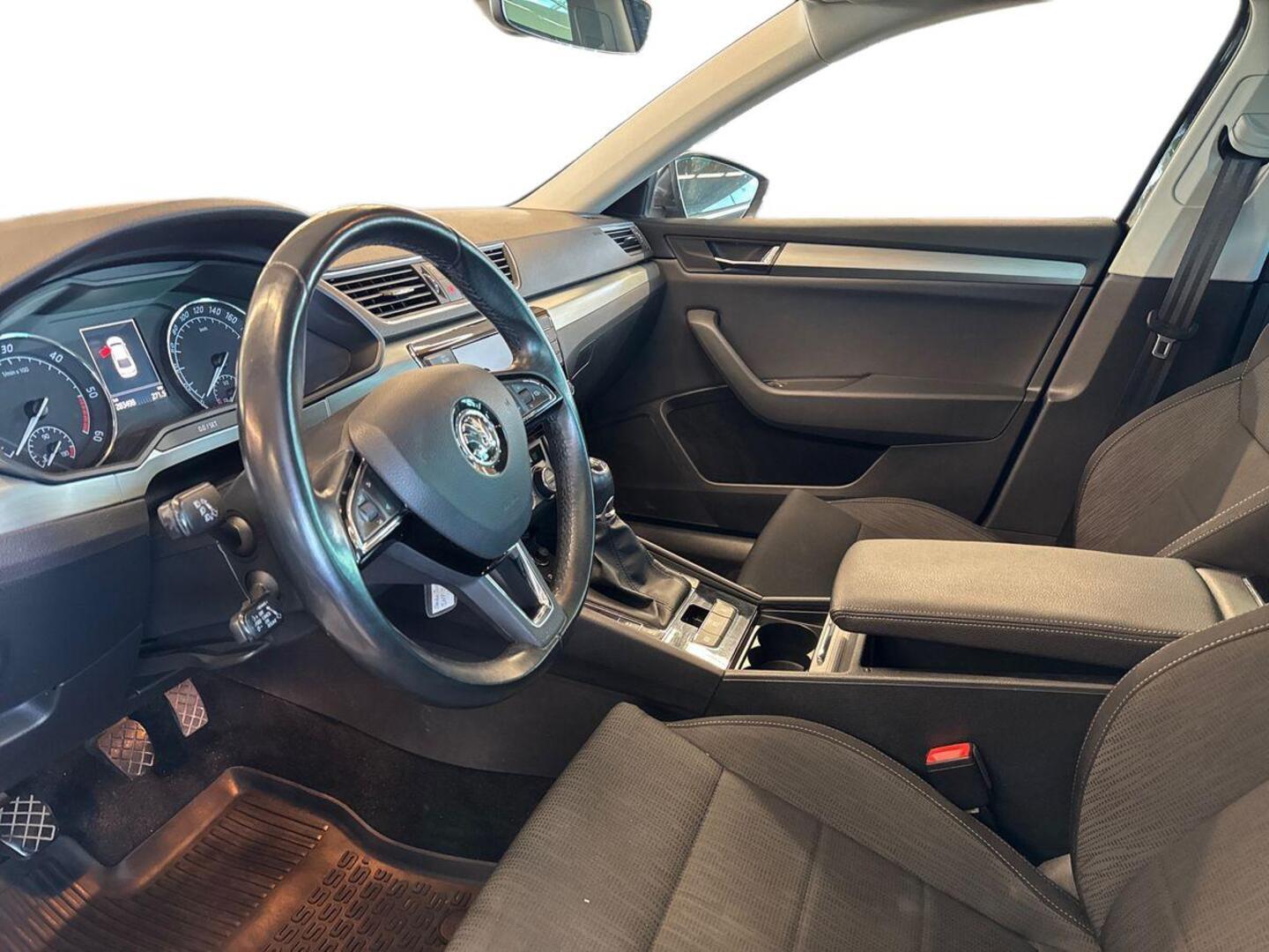 SKODA Superb 6