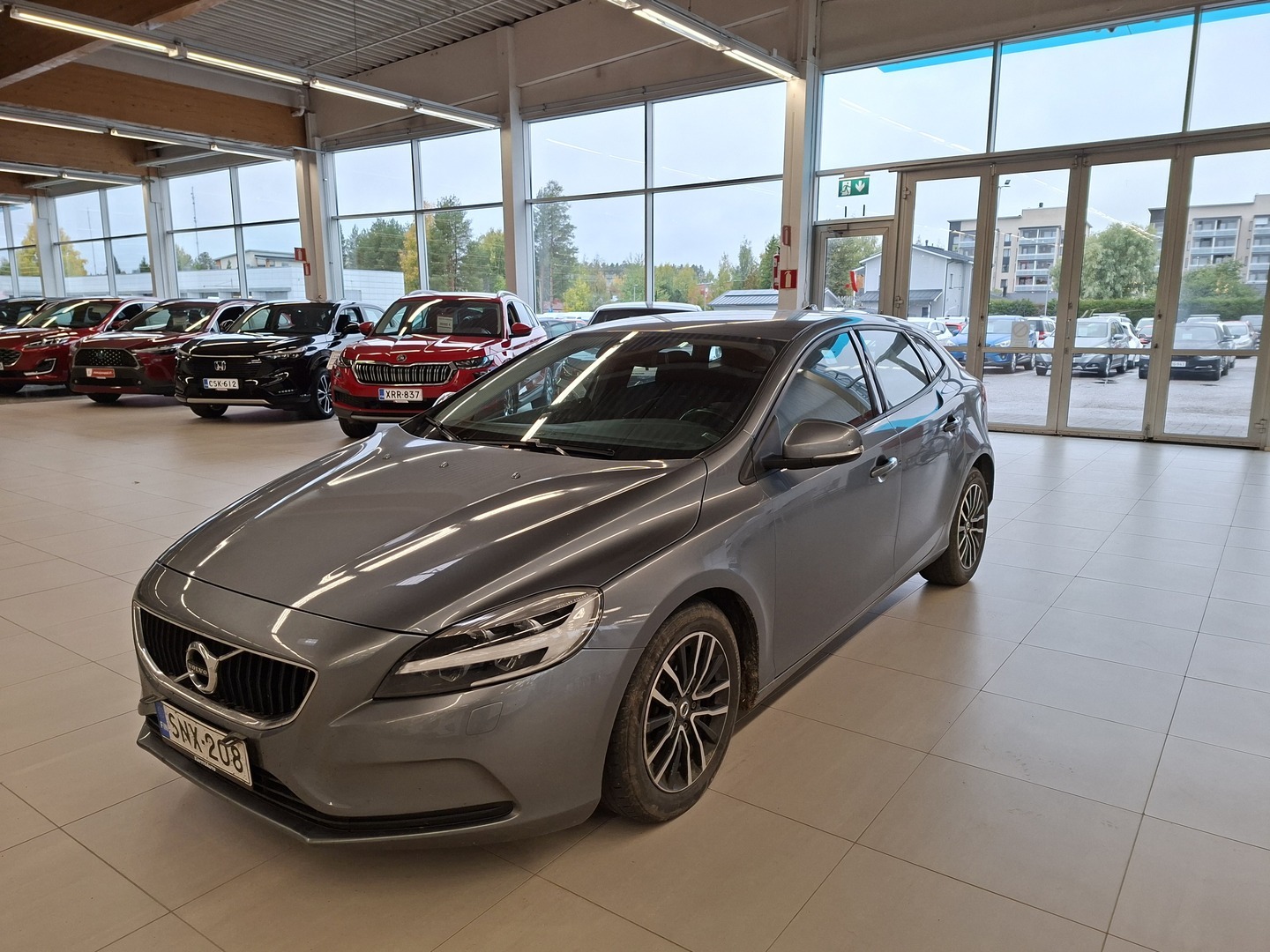 VOLVO V40 3