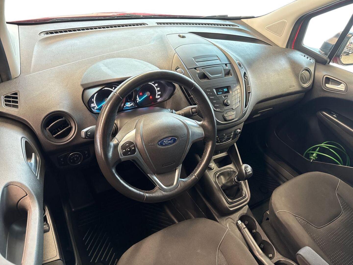 FORD Transit Courier 10